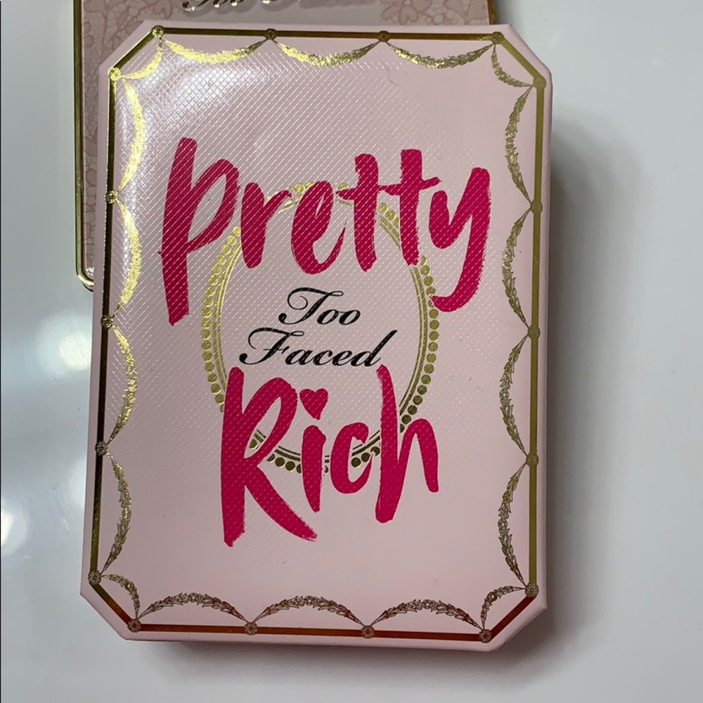 Too Faced Pretty Rich palette - Picture 2 of 5